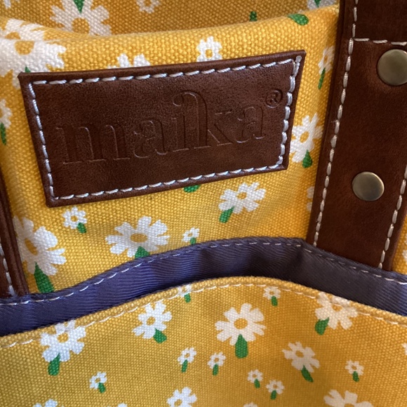 Maika  Commuter Tote plus free matching travel pouch - Picture 3 of 11